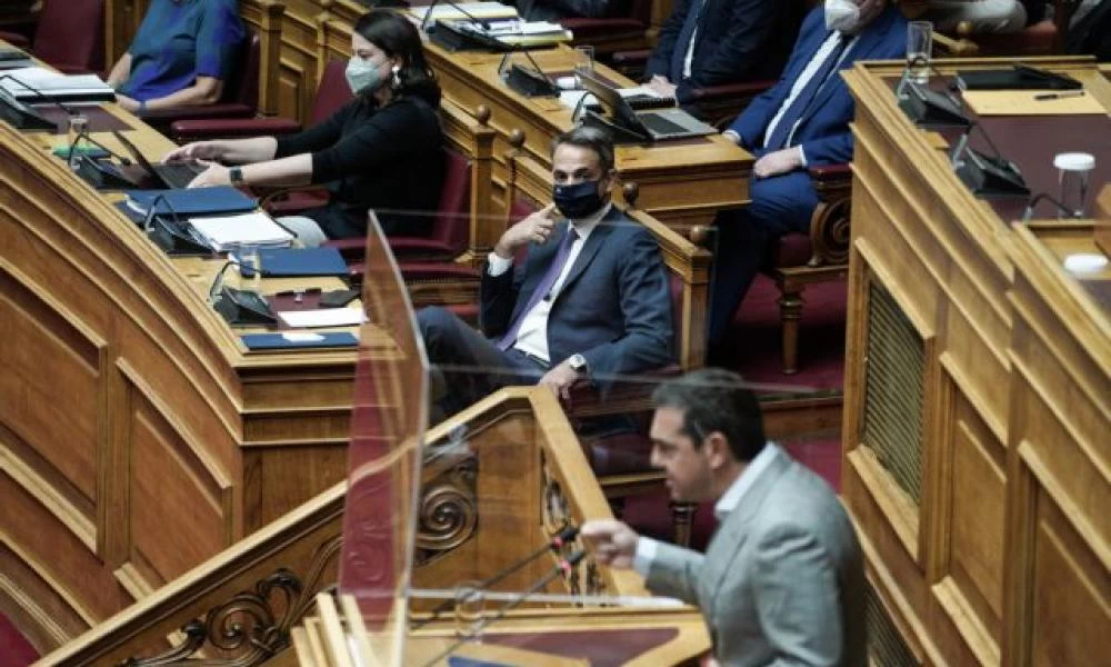 Βουλή: "Μετωπική" Μητσοτάκη - Τσίπρα αύριο στην προ ημερησίας συζήτηση για την ακρίβεια